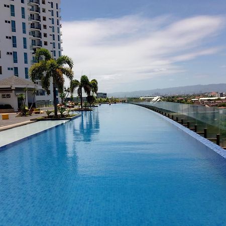 Mactan Newtown 8 Boulevard Deluxe Punta Engaño Exterior foto
