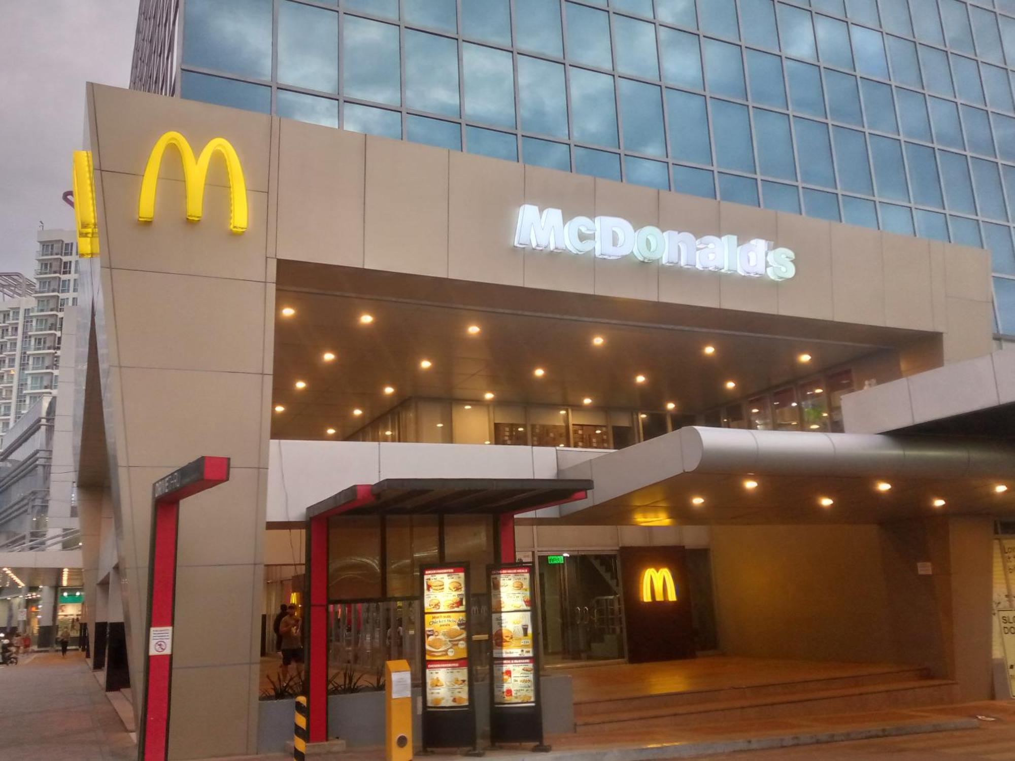 Mactan Newtown 8 Boulevard Deluxe Punta Engaño Exterior foto
