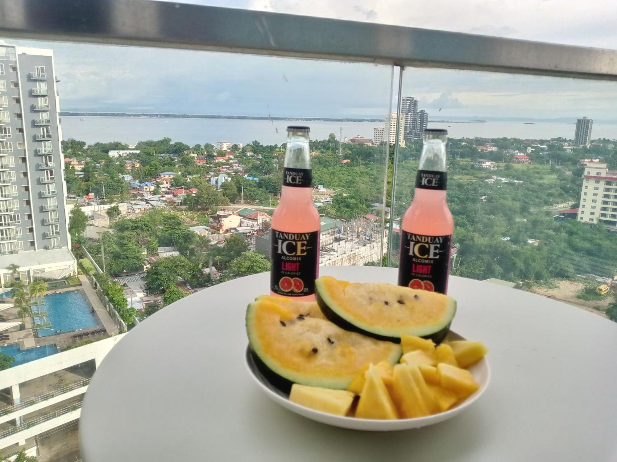 Mactan Newtown 8 Boulevard Deluxe Punta Engaño Exterior foto